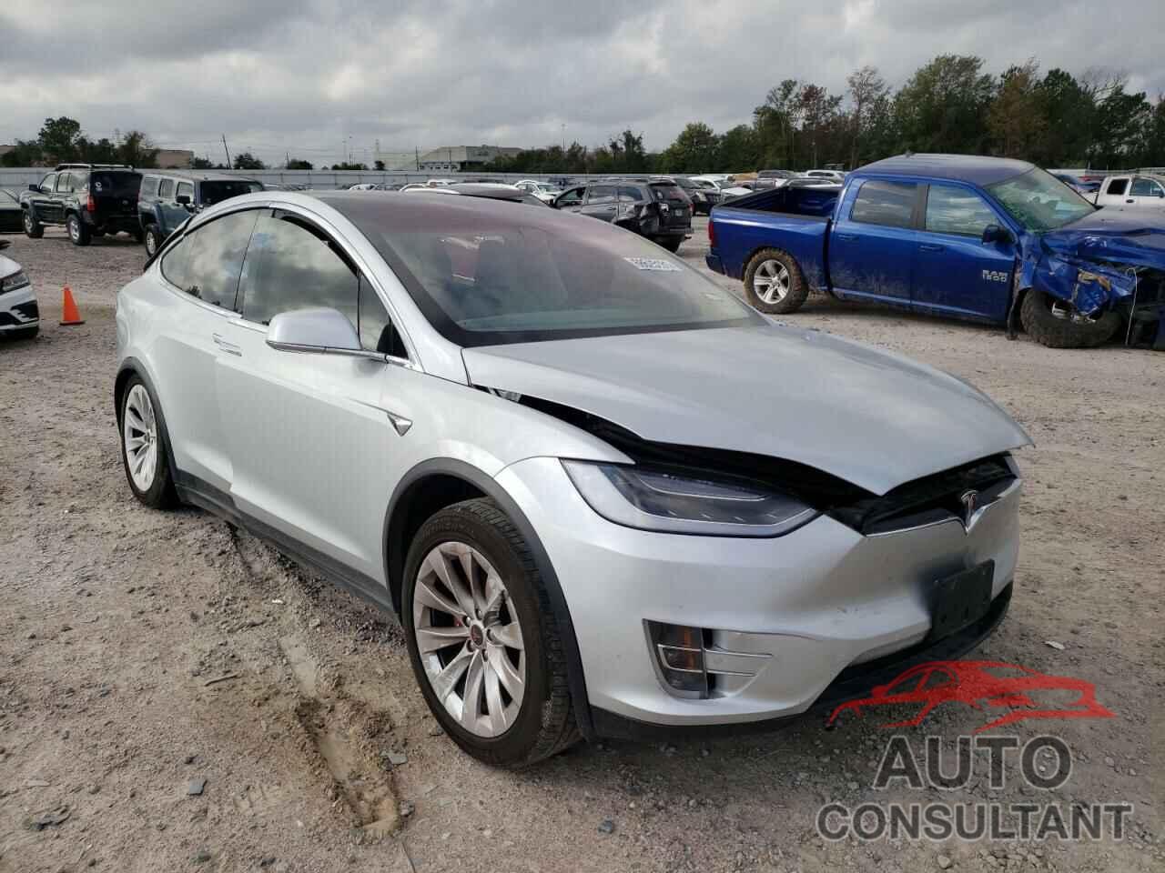 TESLA MODEL X 2017 - 5YJXCDE21HF050295