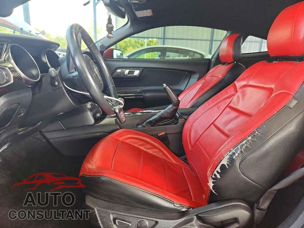 FORD MUSTANG 2018 - 1FA6P8CF1J5113714