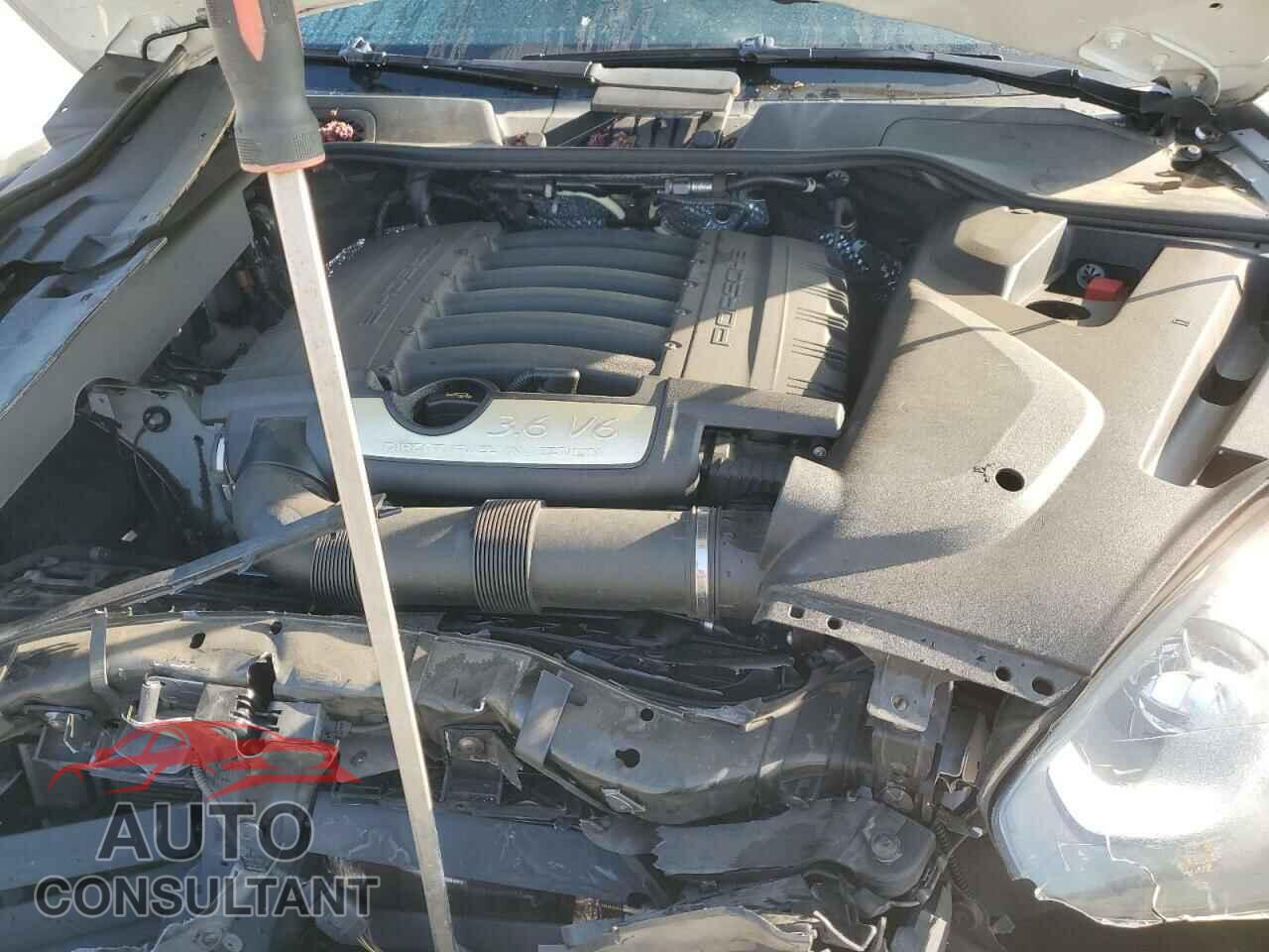 PORSCHE CAYENNE 2018 - WP1AA2A20JKA04020