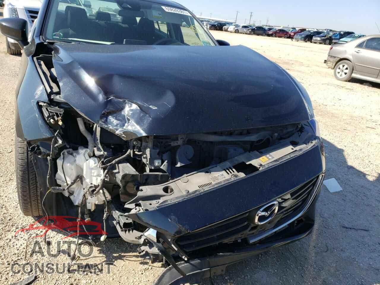 MAZDA 3 2018 - 3MZBN1U78JM215645