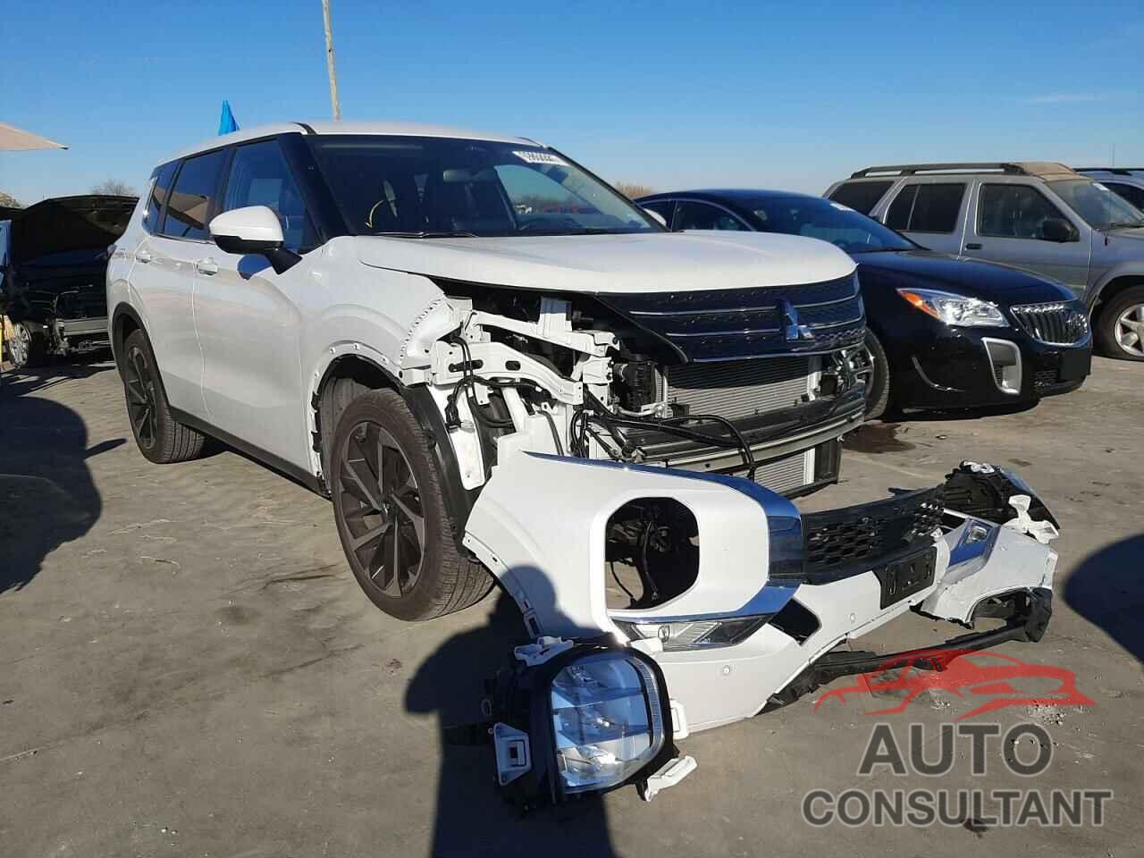 MITSUBISHI OUTLANDER 2022 - JA4J3UA86NZ009564