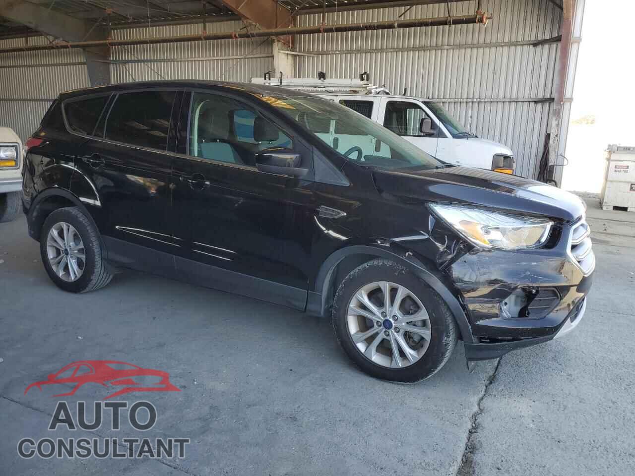 FORD ESCAPE 2017 - 1FMCU9G99HUC03382
