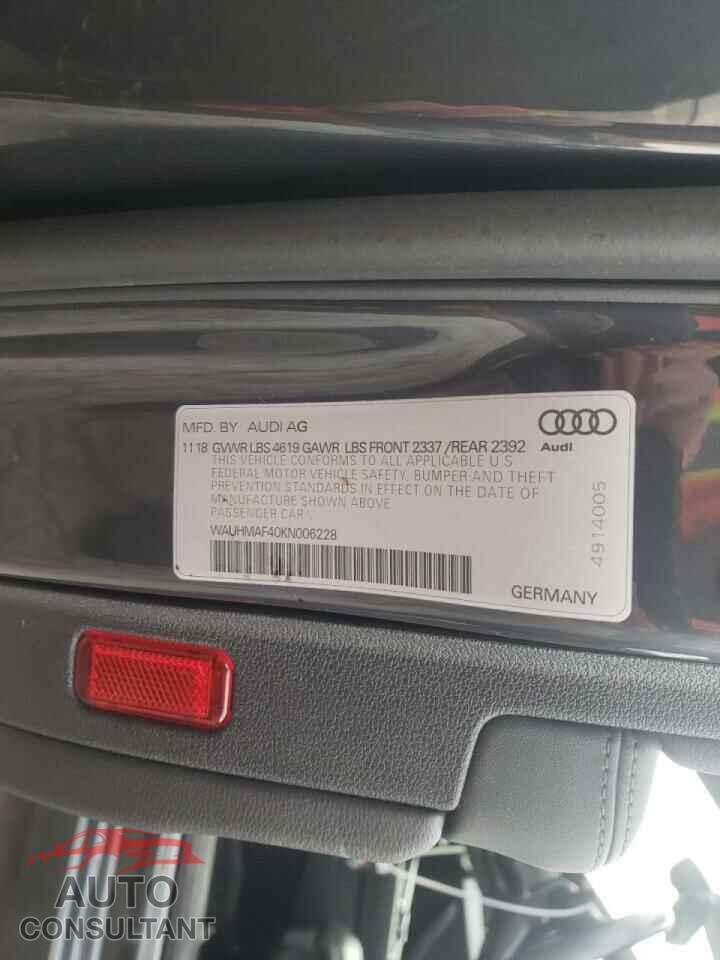 AUDI A4 2019 - WAUHMAF40KN006228