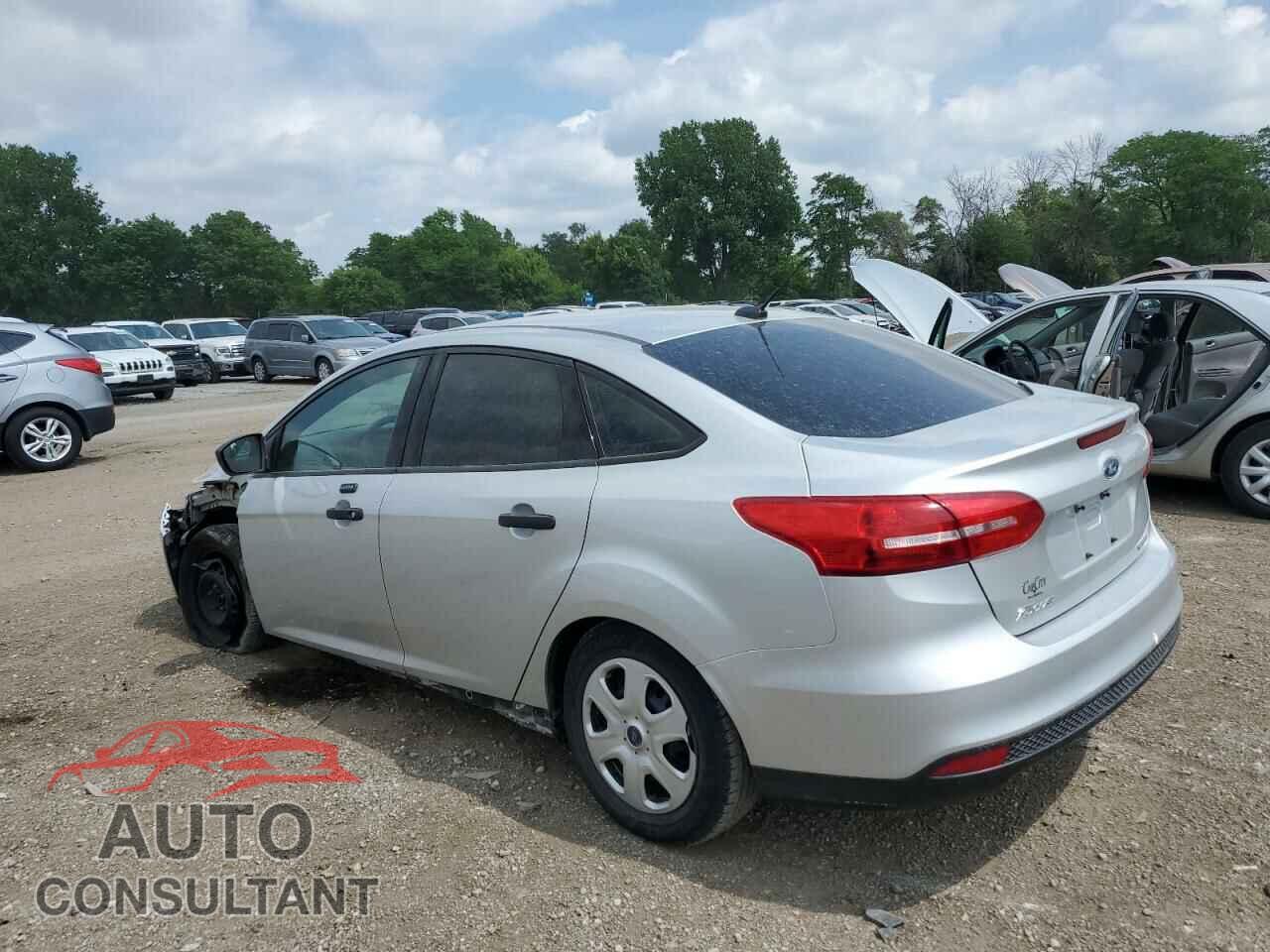FORD FOCUS 2015 - 1FADP3E20FL308355