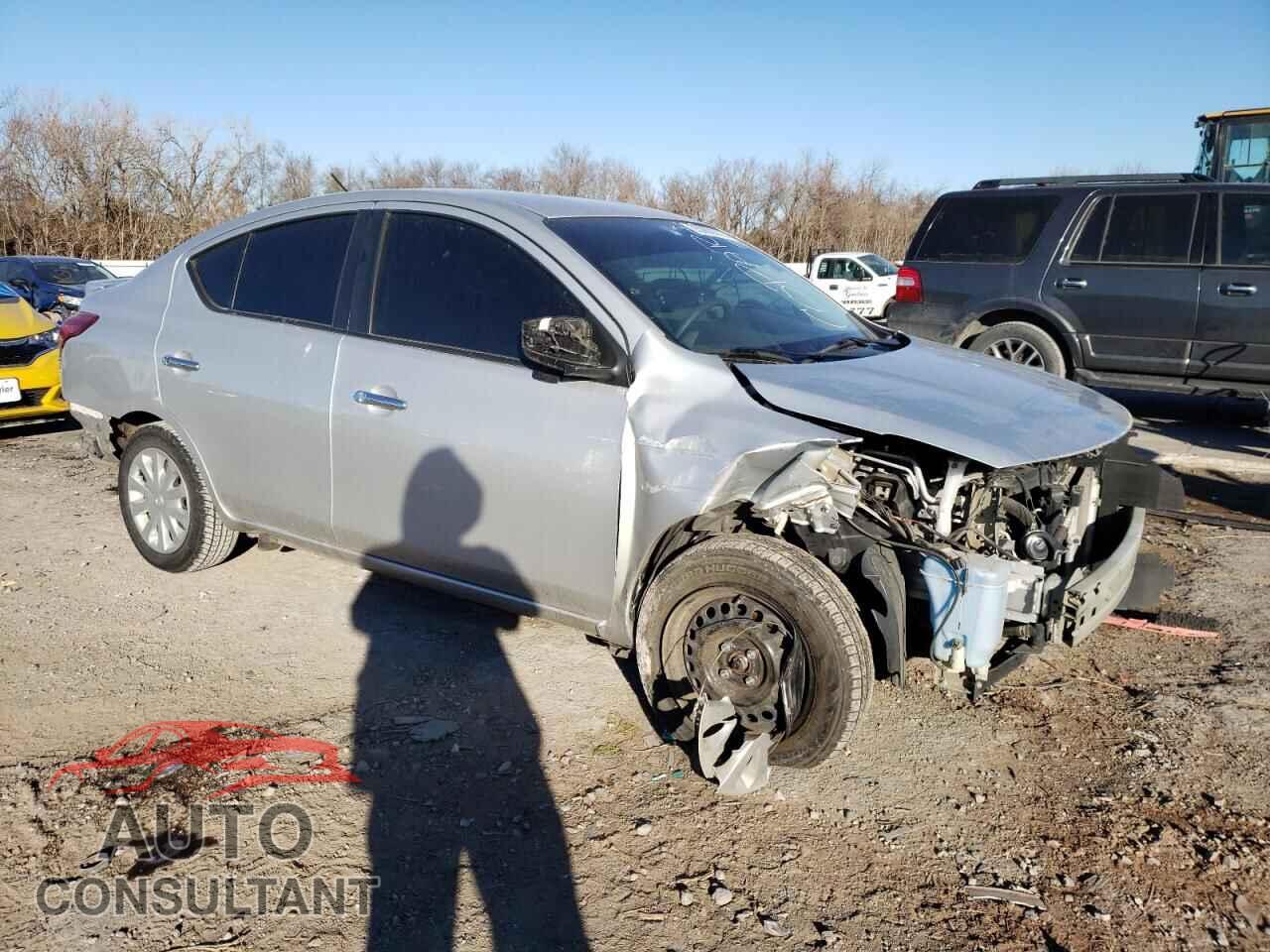NISSAN VERSA 2019 - 3N1CN7AP3KL861104