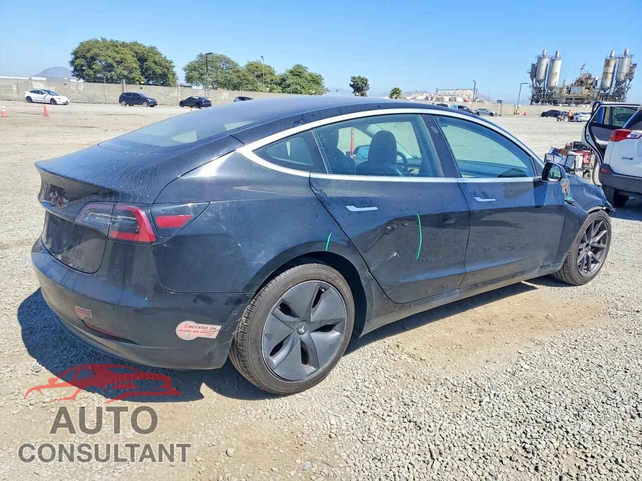 TESLA MODEL 3 2018 - 5YJ3E1EA5JF165681