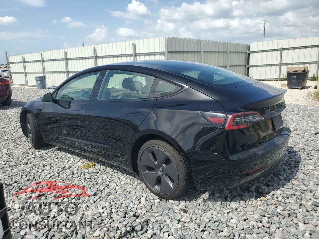 TESLA MODEL 3 2023 - 5YJ3E1EAXPF452359