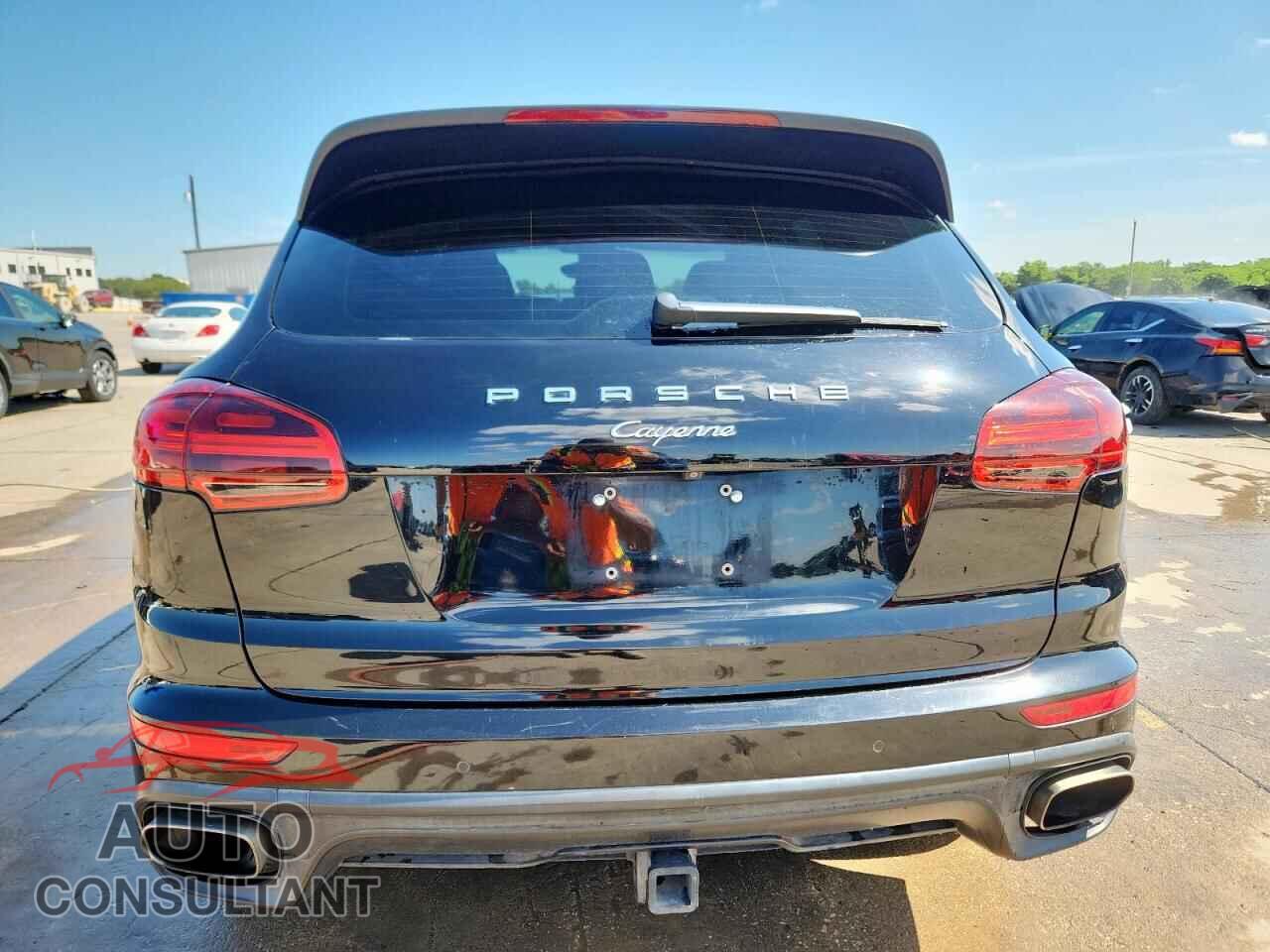 PORSCHE CAYENNE 2016 - WP1AA2A25GLA00712