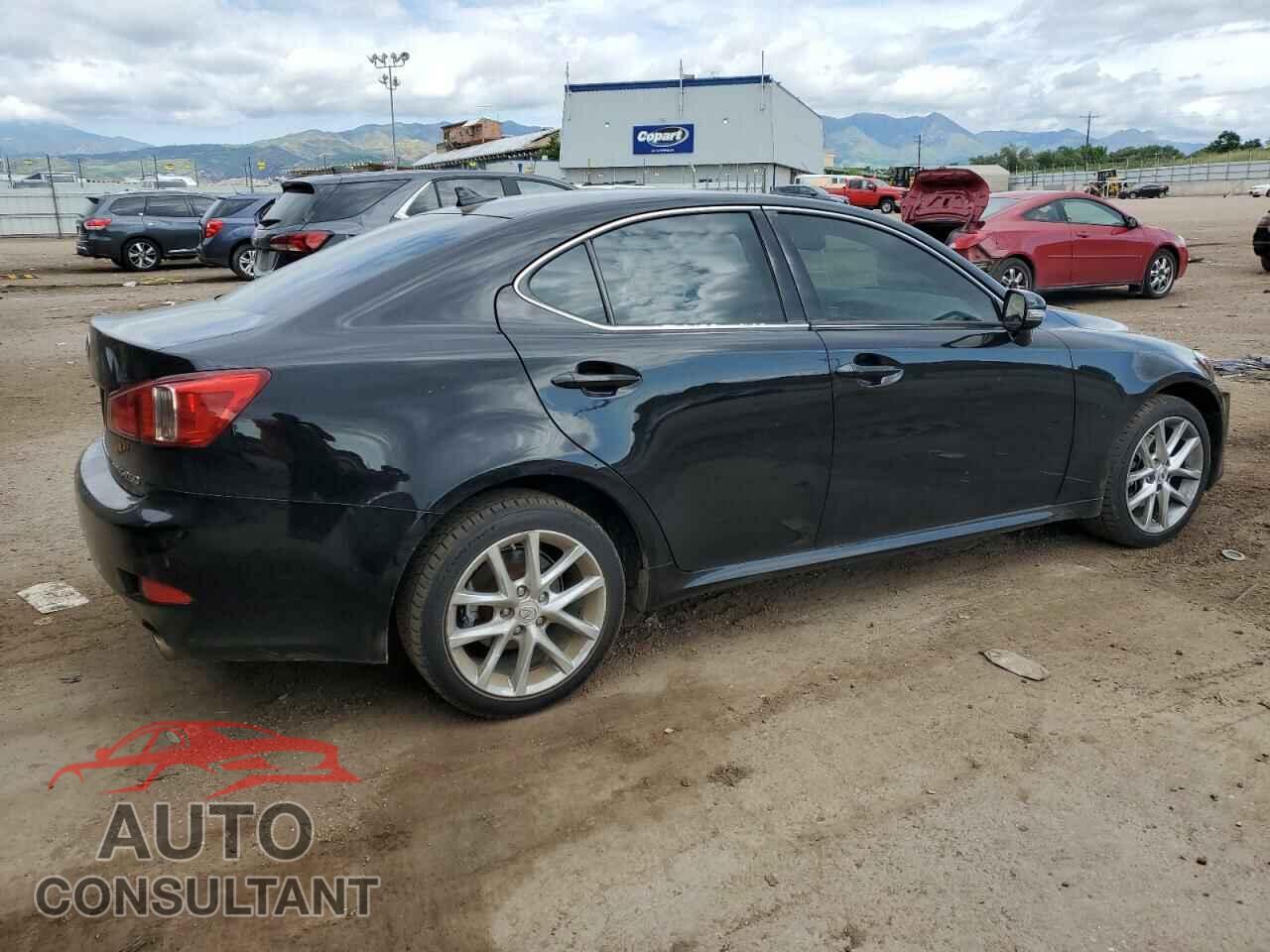 LEXUS IS 2011 - JTHCF5C27B2035193