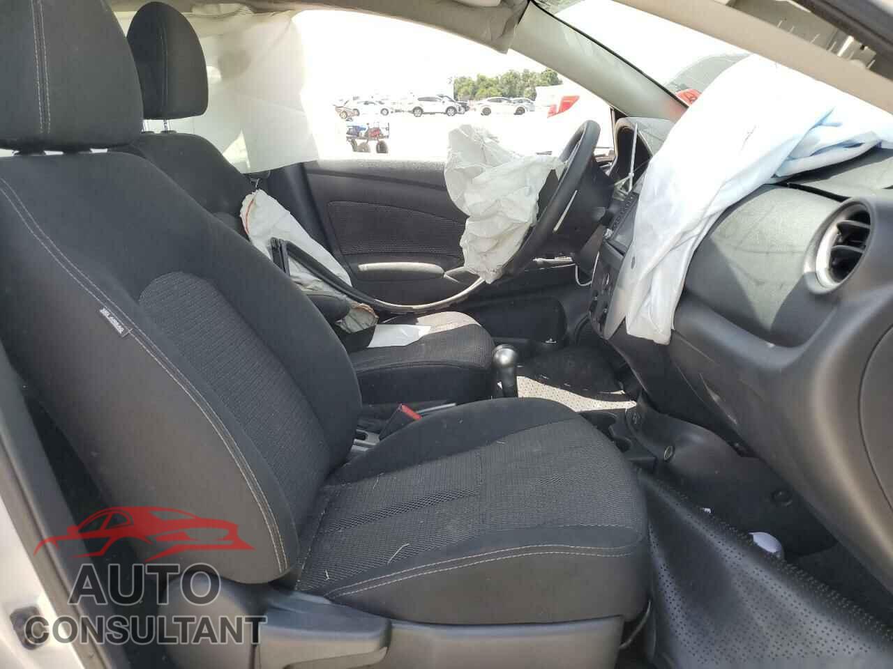 NISSAN VERSA 2019 - 3N1CN7AP3KL859207