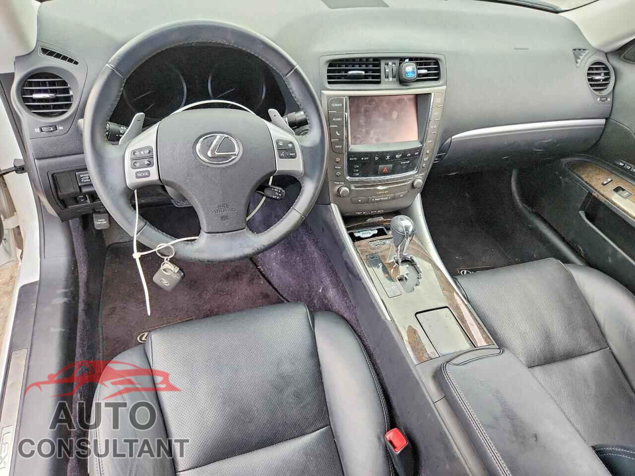 LEXUS IS 2015 - JTHFF2C29F2532084