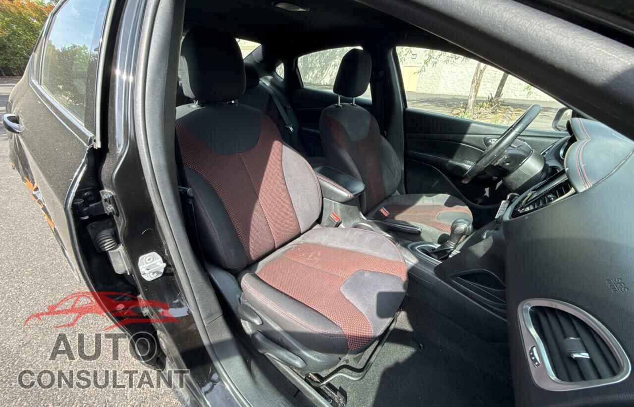 DODGE DART 2015 - 1C3CDFBB8FD267363
