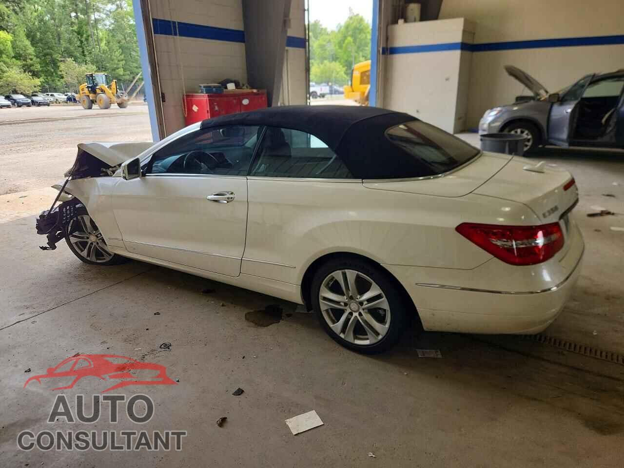 MERCEDES-BENZ E-CLASS 2011 - WDDKK5GF1BF097094
