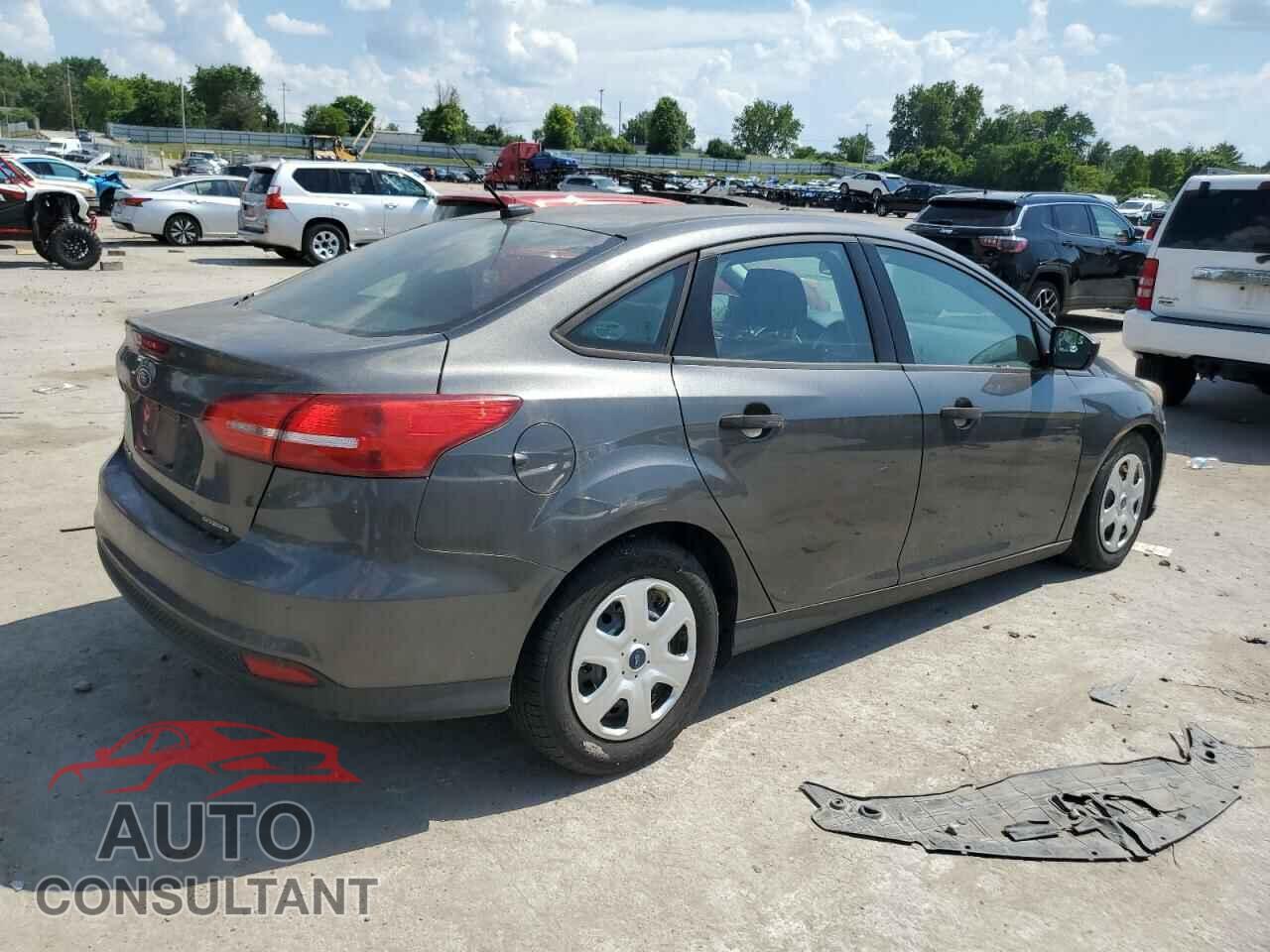 FORD FOCUS 2015 - 1FADP3E20FL248464