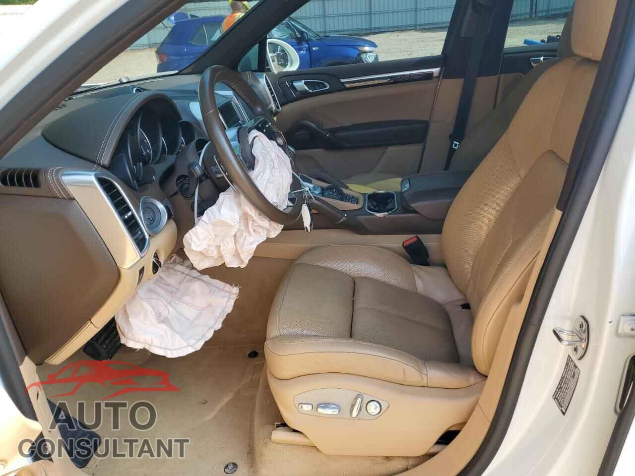 PORSCHE CAYENNE 2017 - WP1AA2A29HKA86890