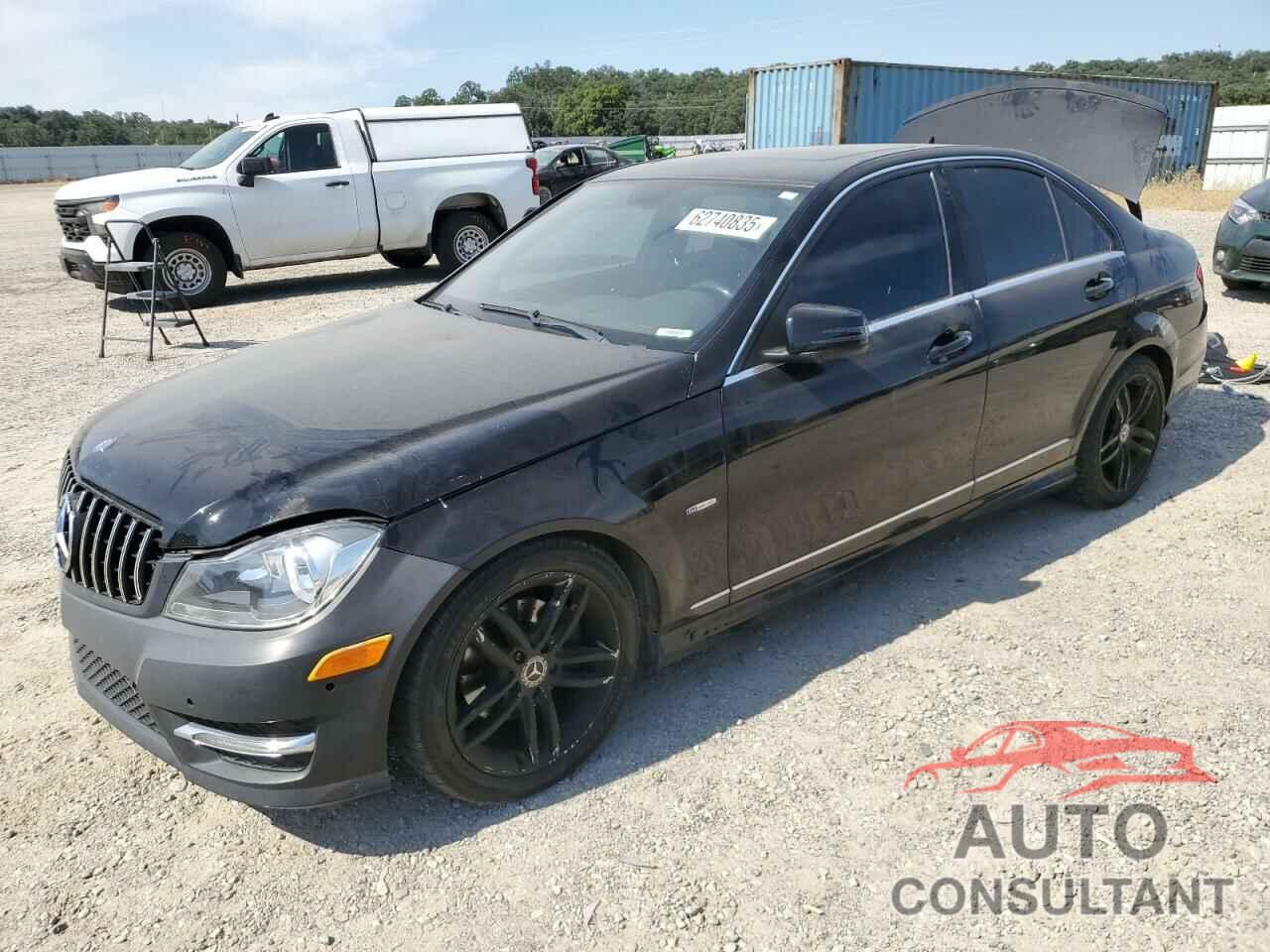 MERCEDES-BENZ C-CLASS 2012 - WDDGF4HB8CR216307