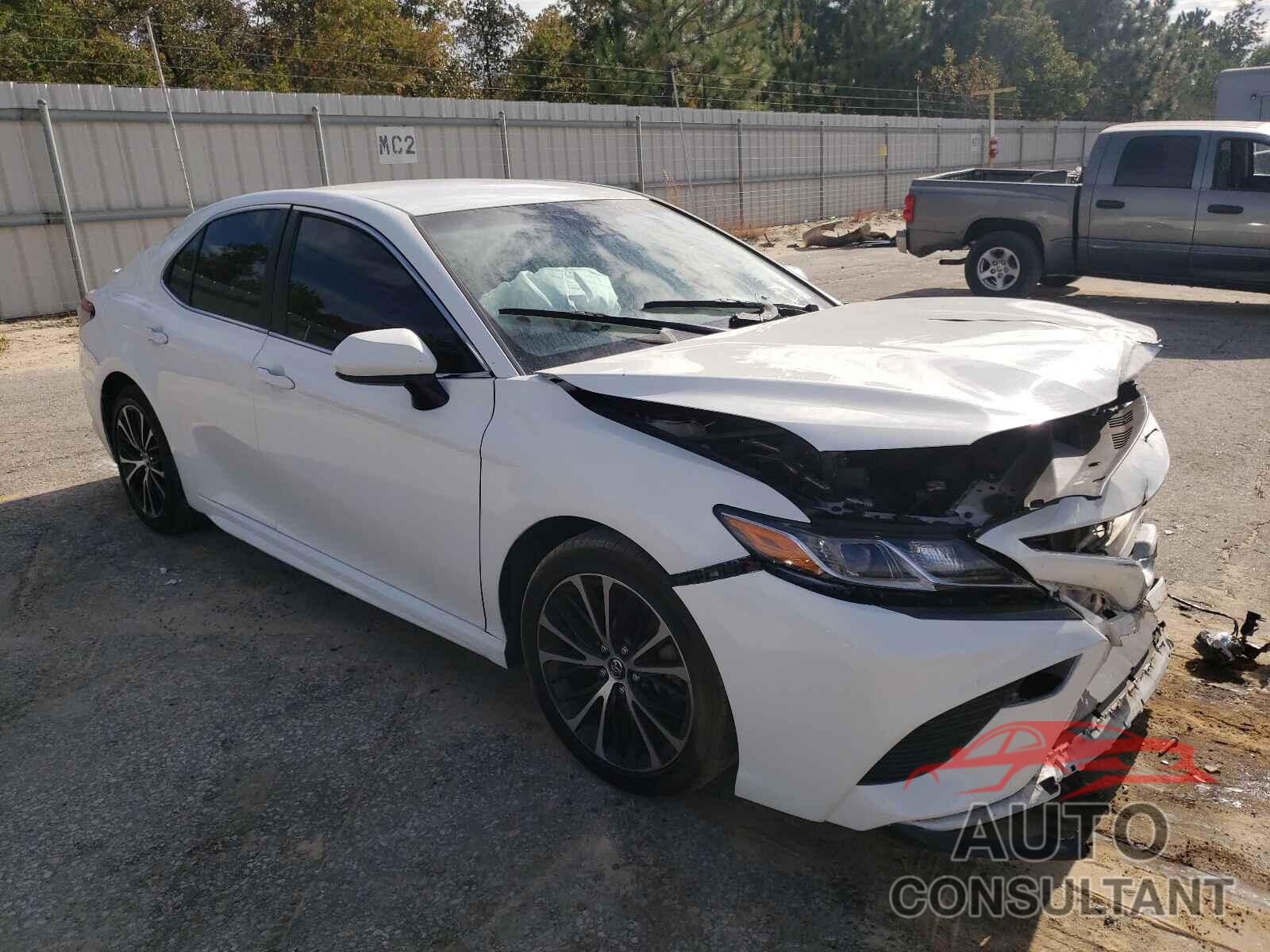 TOYOTA CAMRY 2018 - JTNB11HK1J3040178