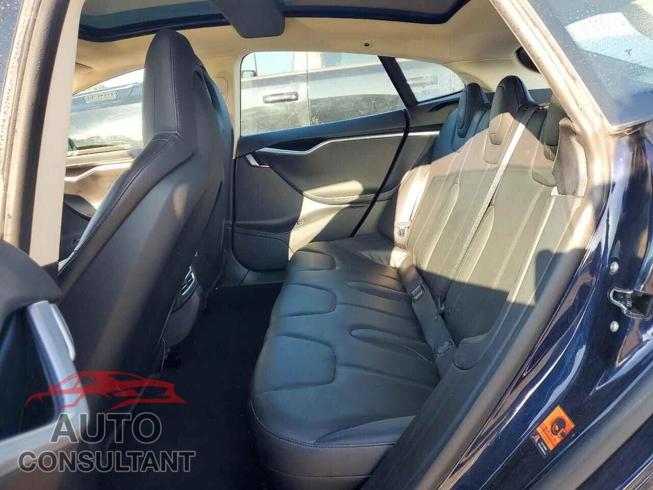 TESLA MODEL S 2013 - 5YJSA1DN8DFP21126