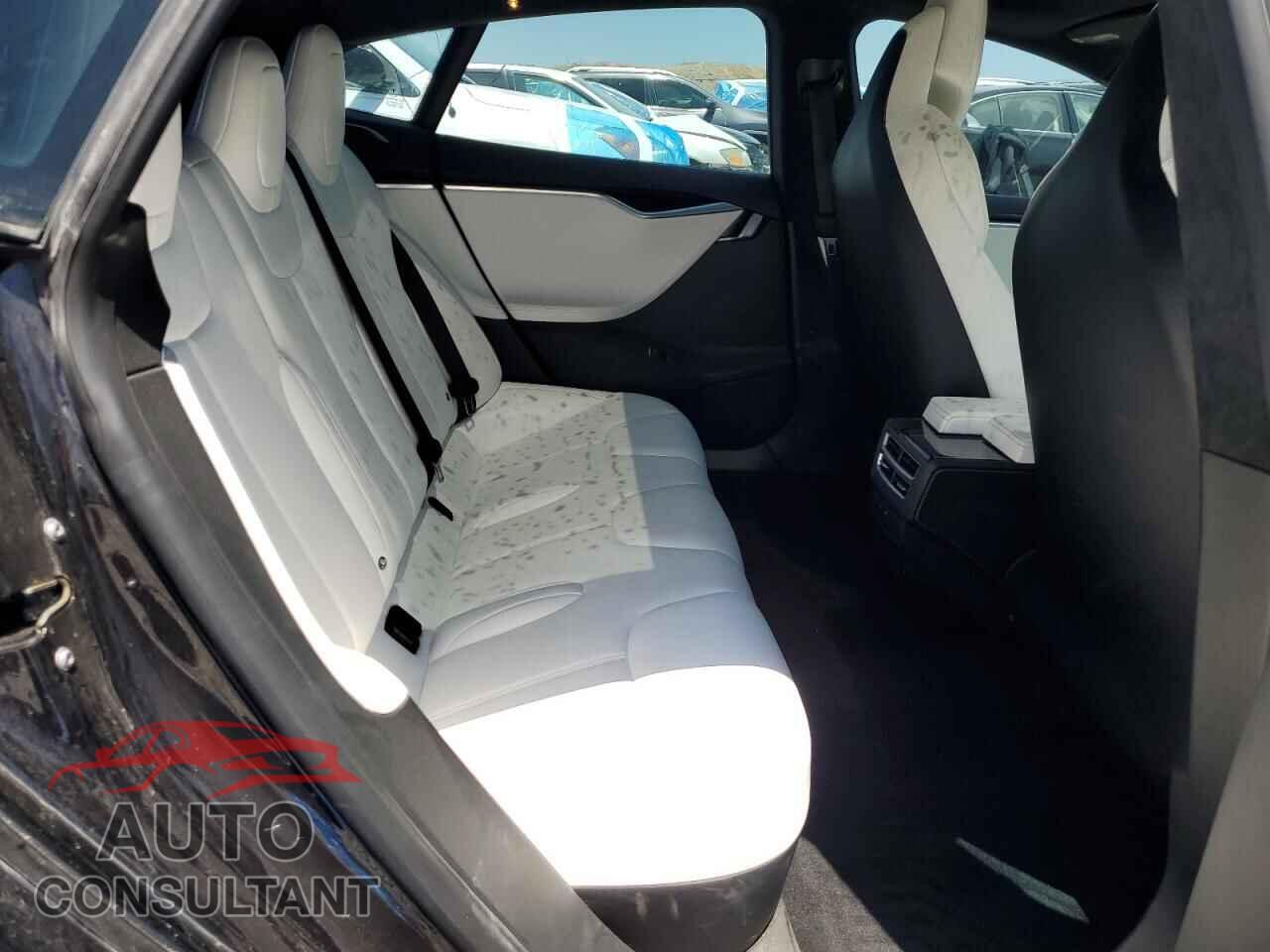TESLA MODEL S 2017 - 5YJSA1E23HF203001