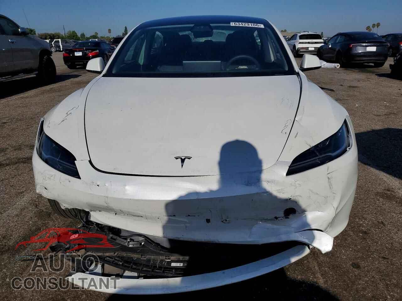 TESLA MODEL 3 2024 - 5YJ3E1EA4RF825706