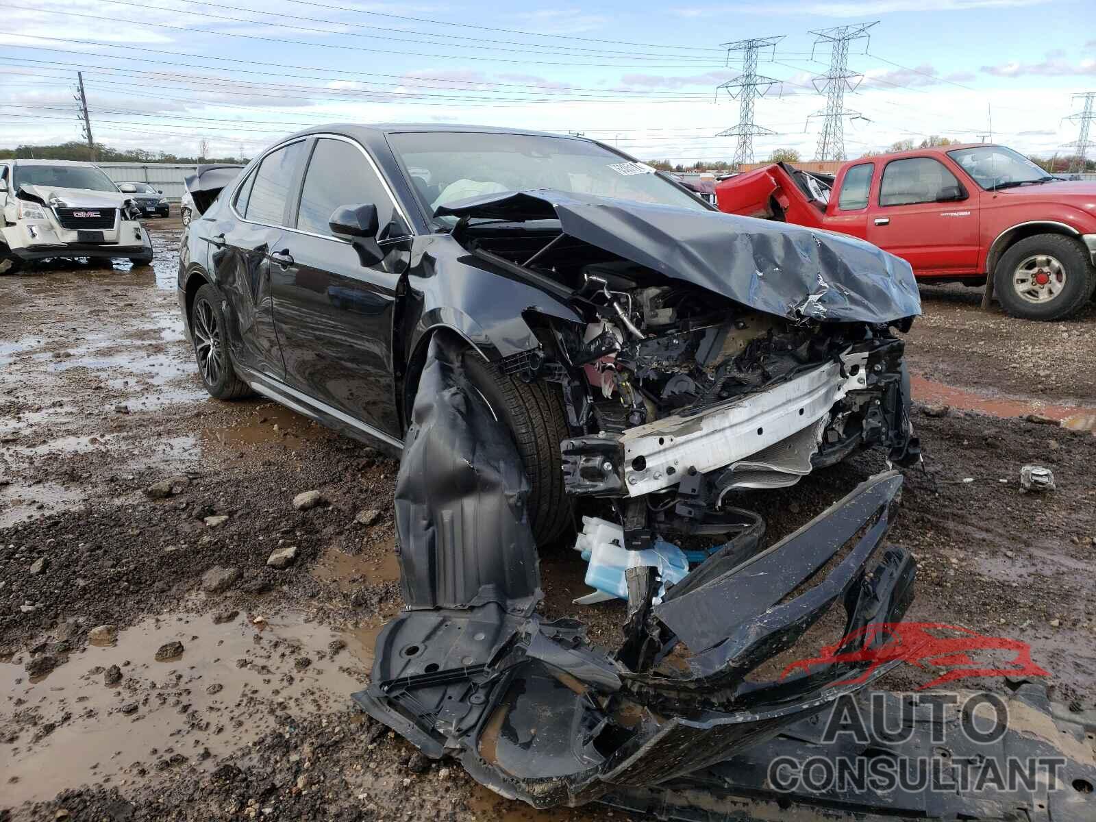 TOYOTA CAMRY 2018 - 4T1B11HK5JU028898