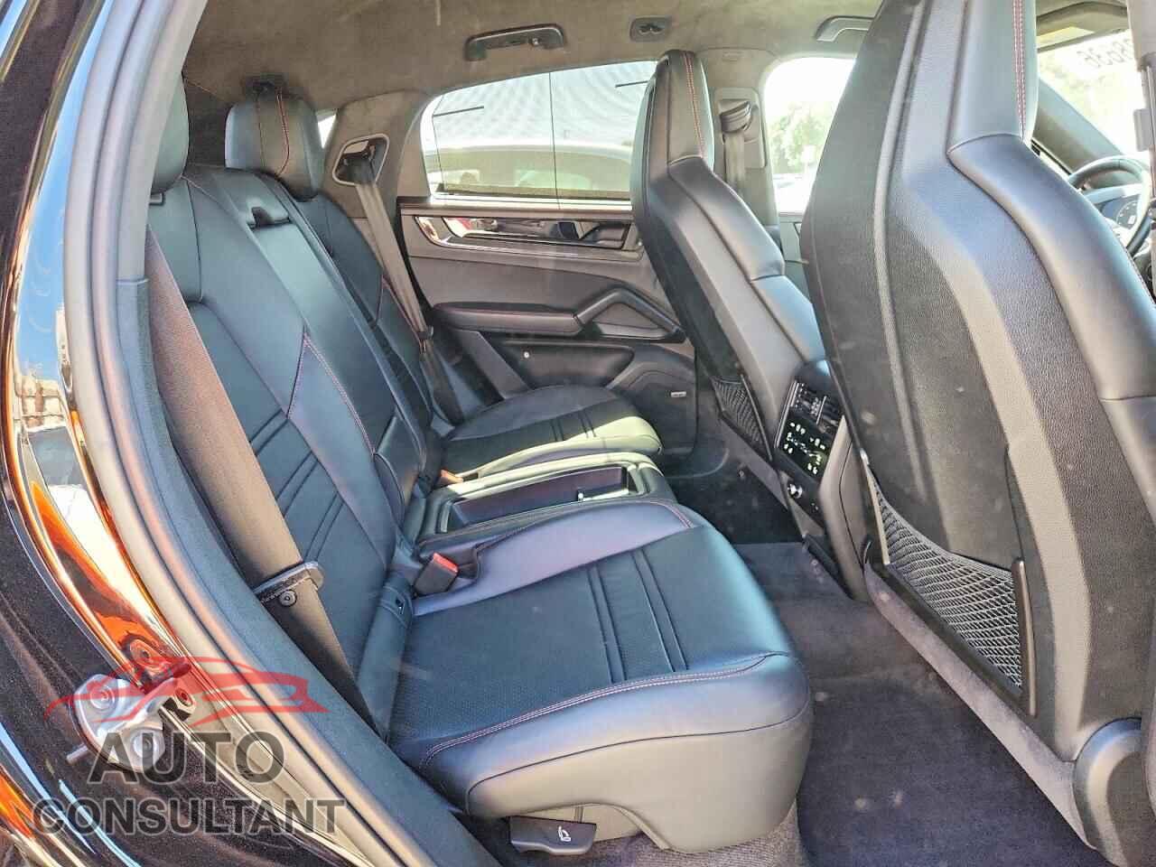 PORSCHE CAYENNE 2024 - WP1BK2AY5RDA72061