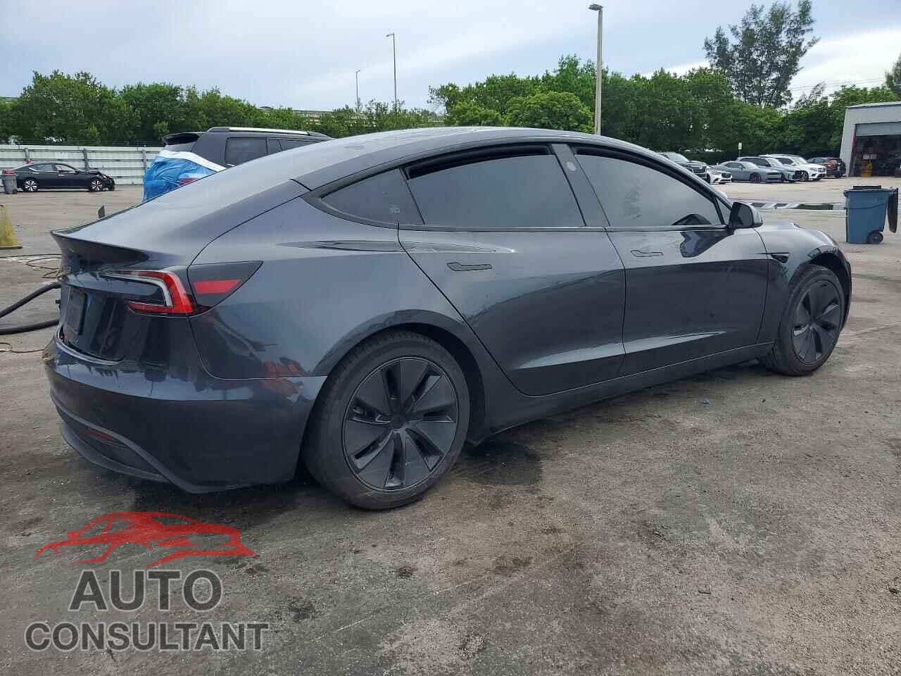 TESLA MODEL 3 2025 - 5YJ3E1EA3SF030149