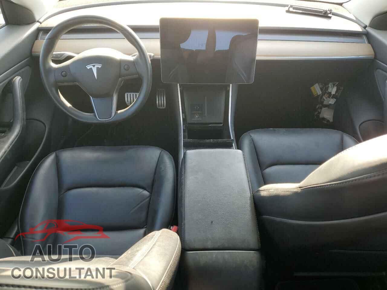 TESLA MODEL 3 2019 - 5YJ3E1EB1KF441607