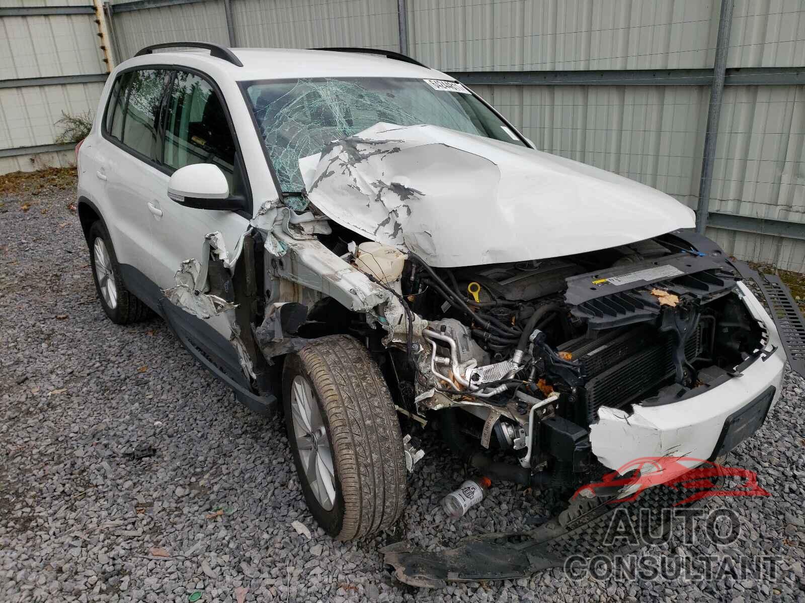 VOLKSWAGEN TIGUAN 2017 - WVGBV7AX5HK054274