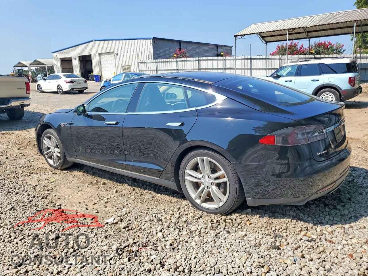 TESLA MODEL S 2015 - 5YJSA1E13FF113013