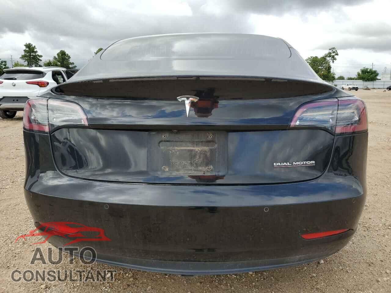 TESLA MODEL 3 2018 - 5YJ3E1EB4JF105447