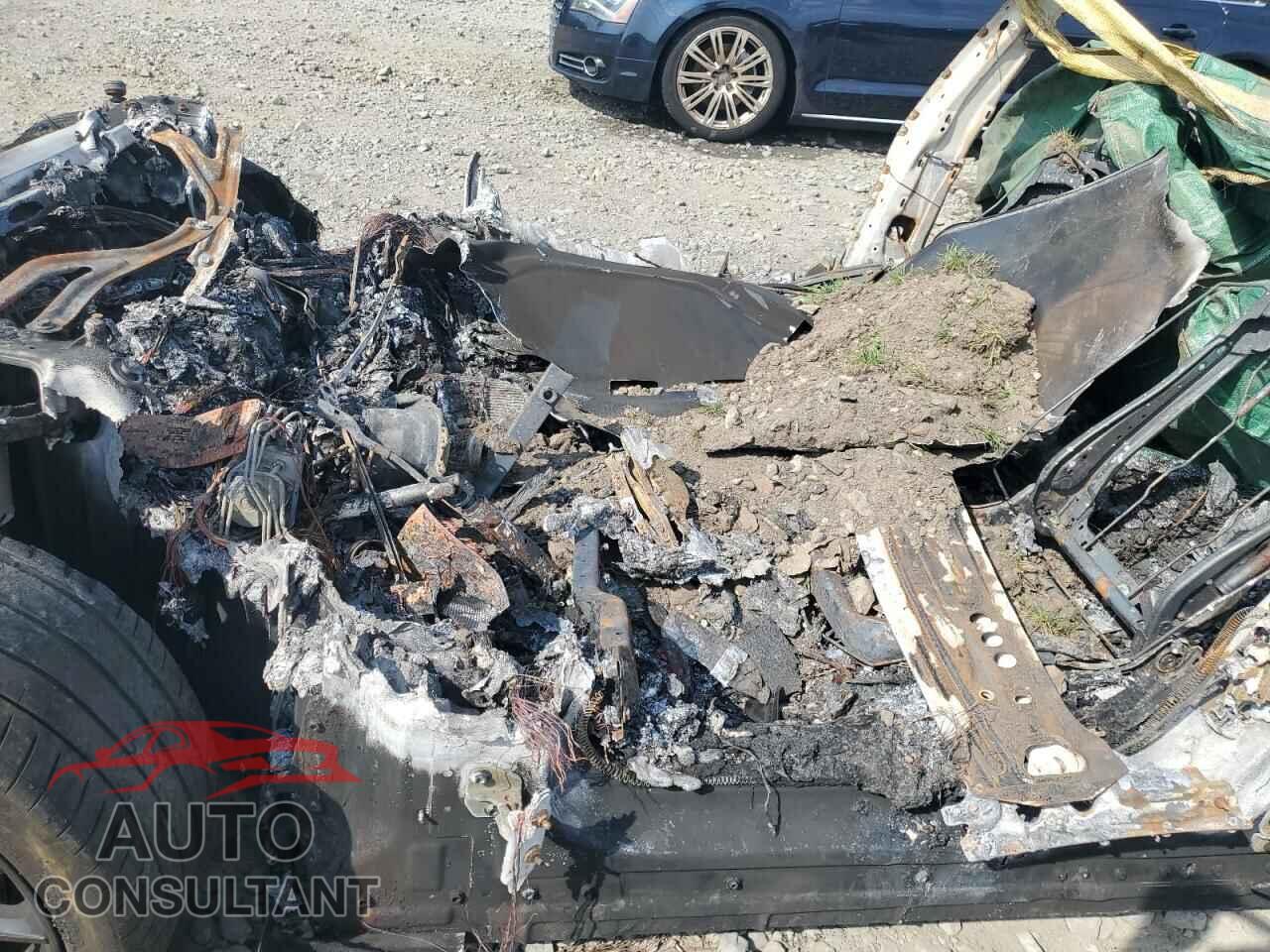 TESLA MODEL S 2022 - 5YJSA1E64NF479332