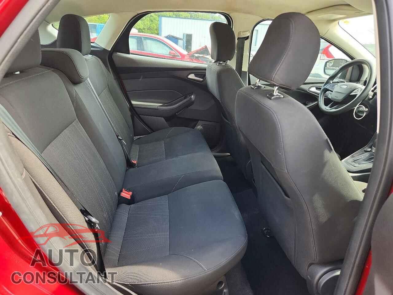 FORD FOCUS 2017 - 1FADP3K2XHL317717