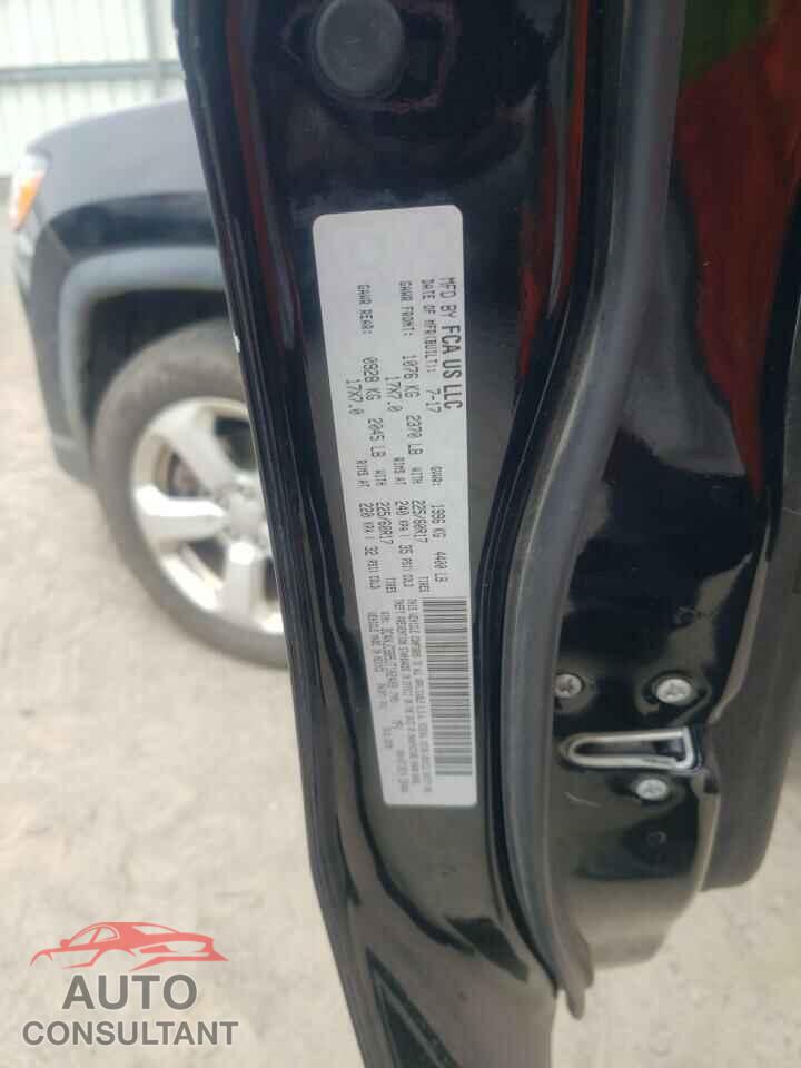 JEEP COMPASS 2018 - 3C4NJCBB5JT102403