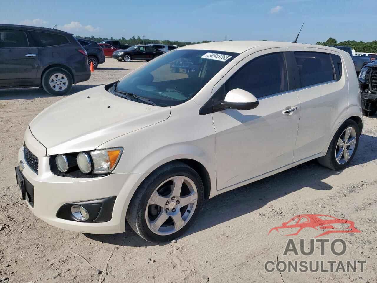 CHEVROLET SONIC 2013 - 1G1JE6SB7D4200291