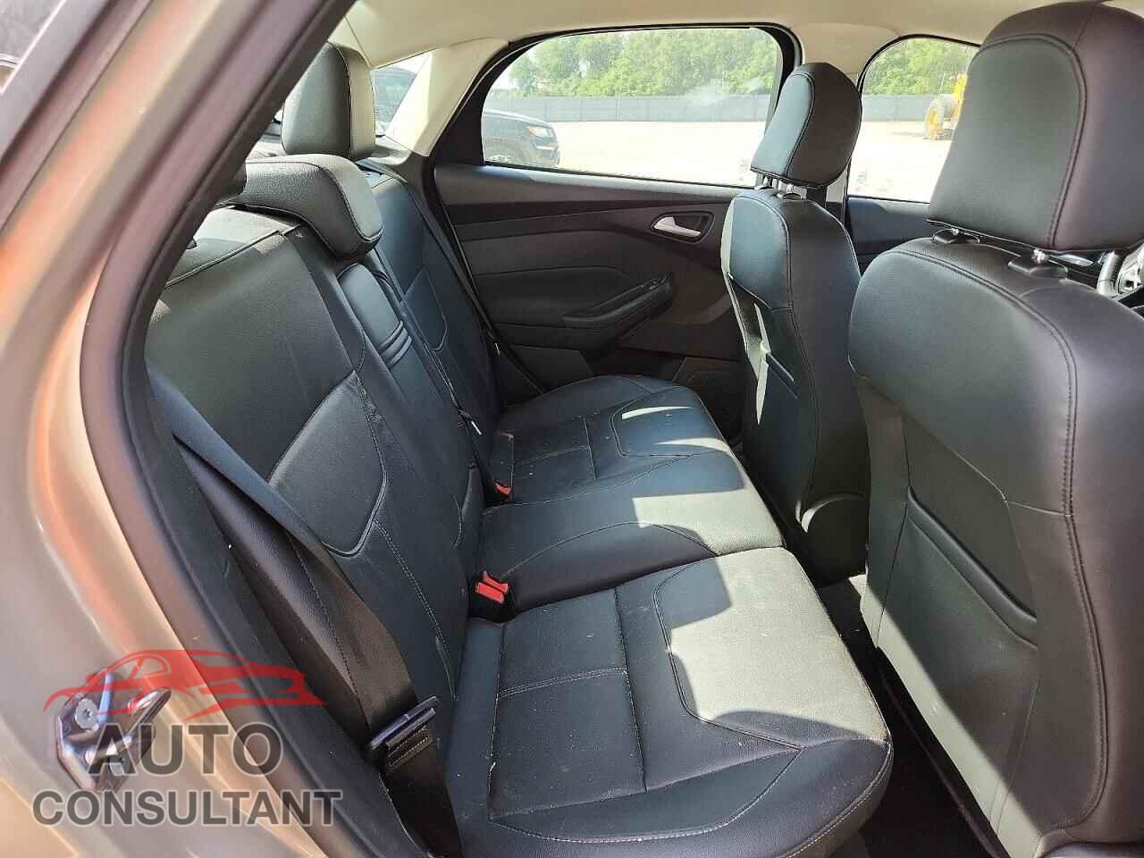 FORD FOCUS 2015 - 1FADP3F2XFL255453