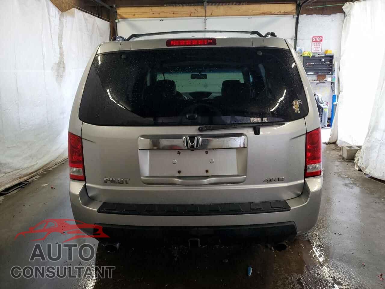 HONDA PILOT 2011 - 5FNYF4H50BB080395