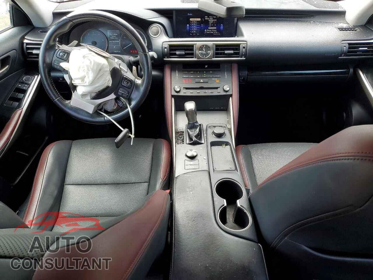 LEXUS IS 2020 - JTHAA1D23L5107004