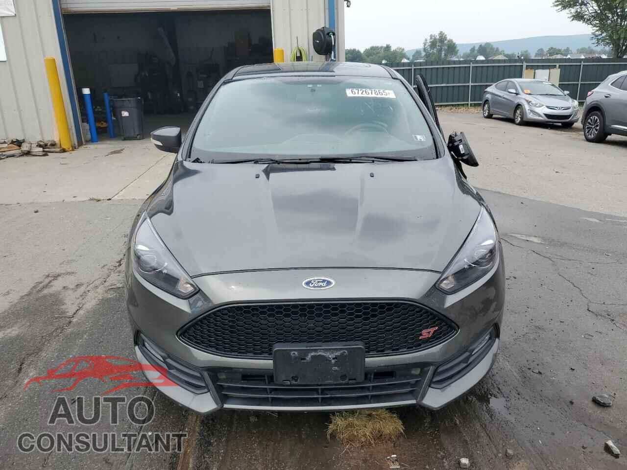 FORD FOCUS 2017 - 1FADP3L96HL274280