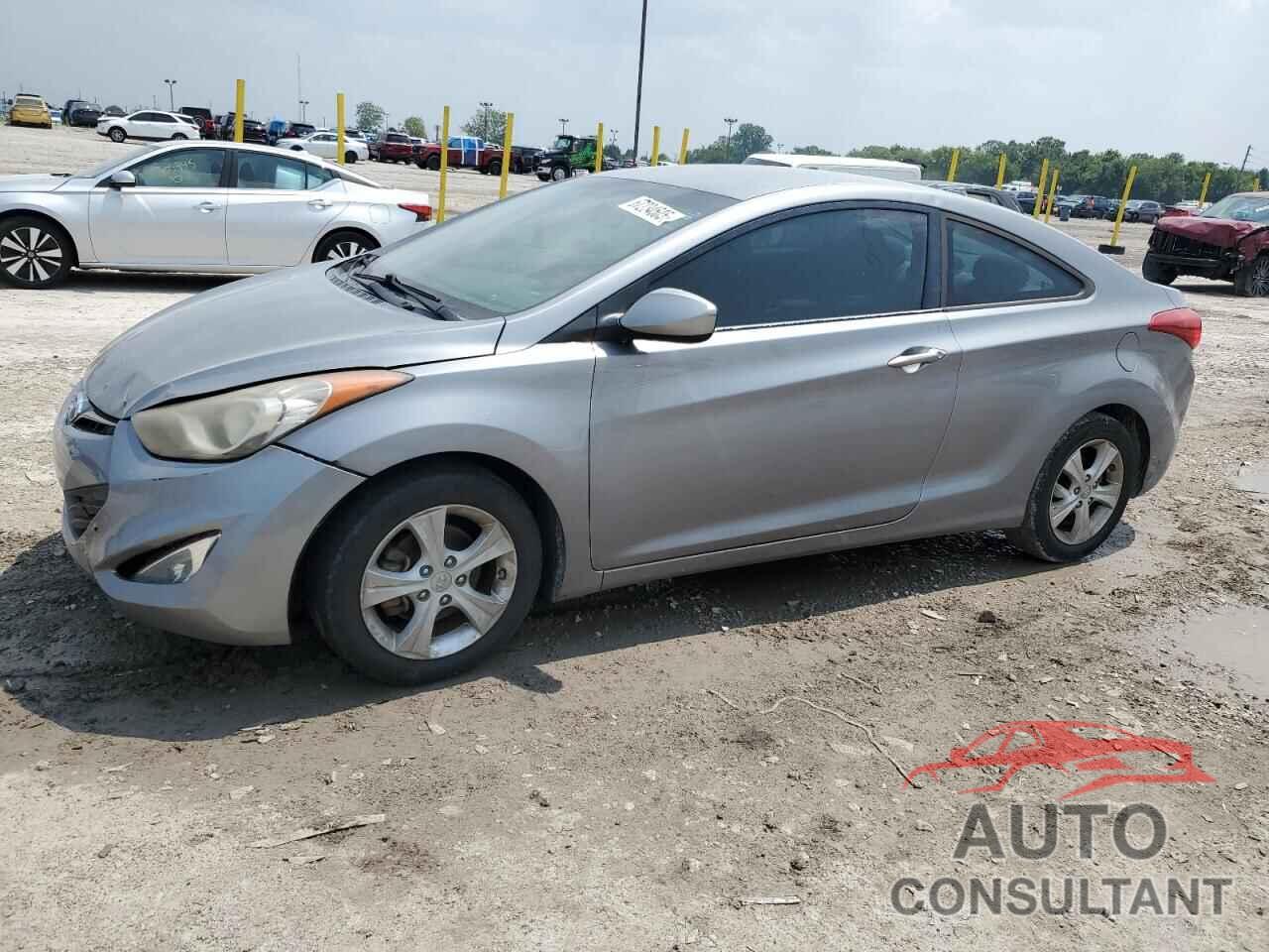 HYUNDAI ELANTRA 2013 - KMHDH6AE4DU000584
