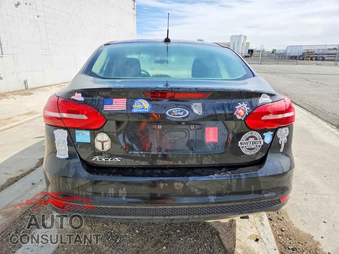 FORD FOCUS 2015 - 1FADP3F24FL307742