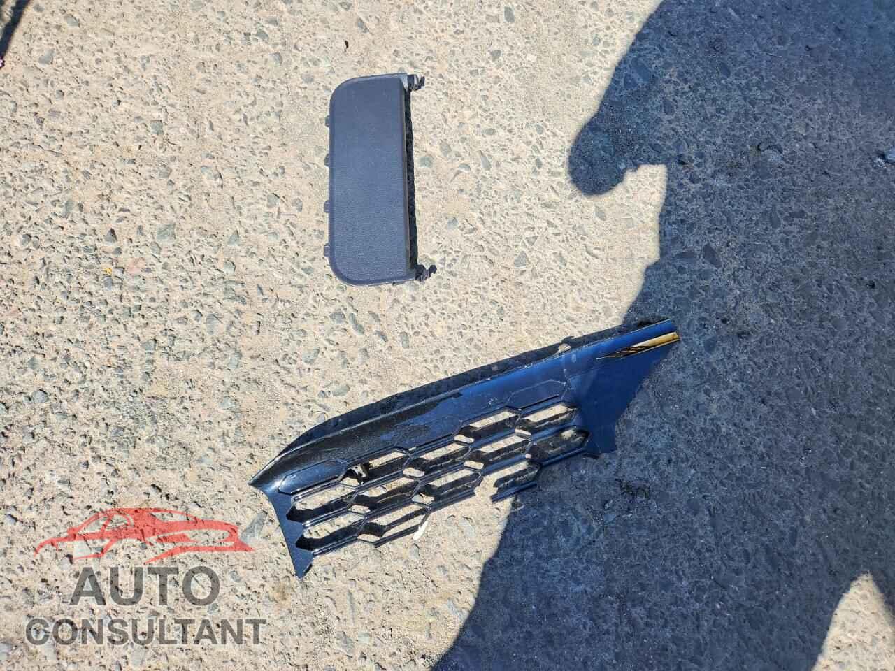 TOYOTA RAV4 2019 - JTMP1RFV2KD013119