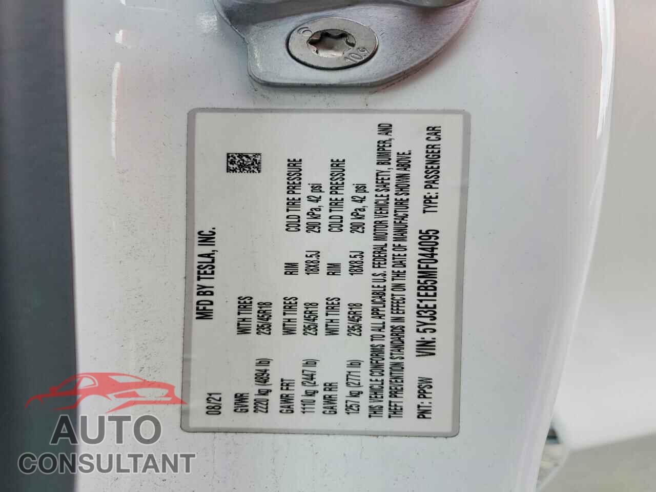 TESLA MODEL 3 2021 - 5YJ3E1EB5MF044095