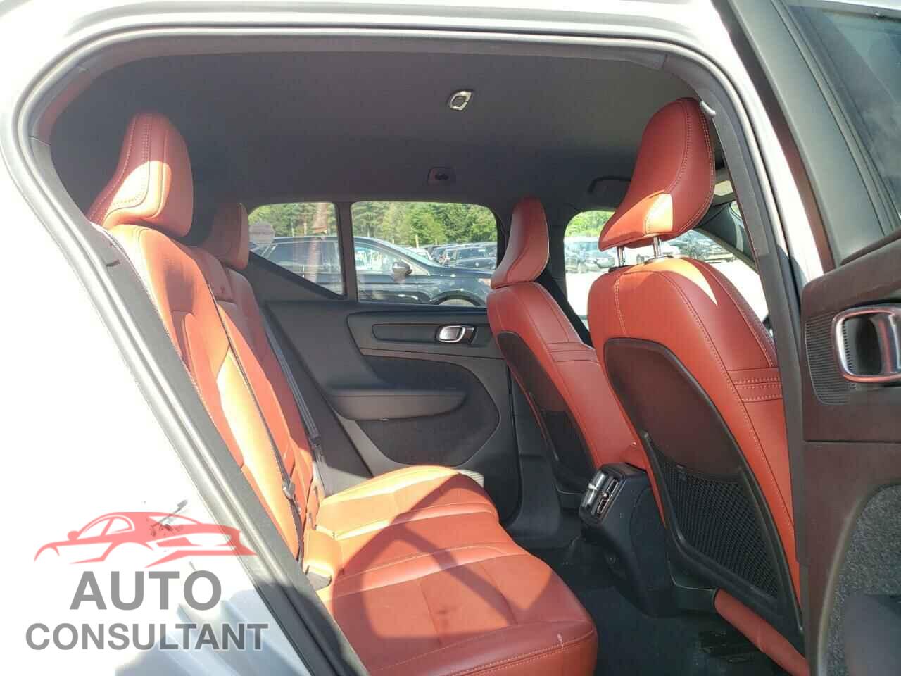 VOLVO XC40 2019 - YV4162XZ8K2008564