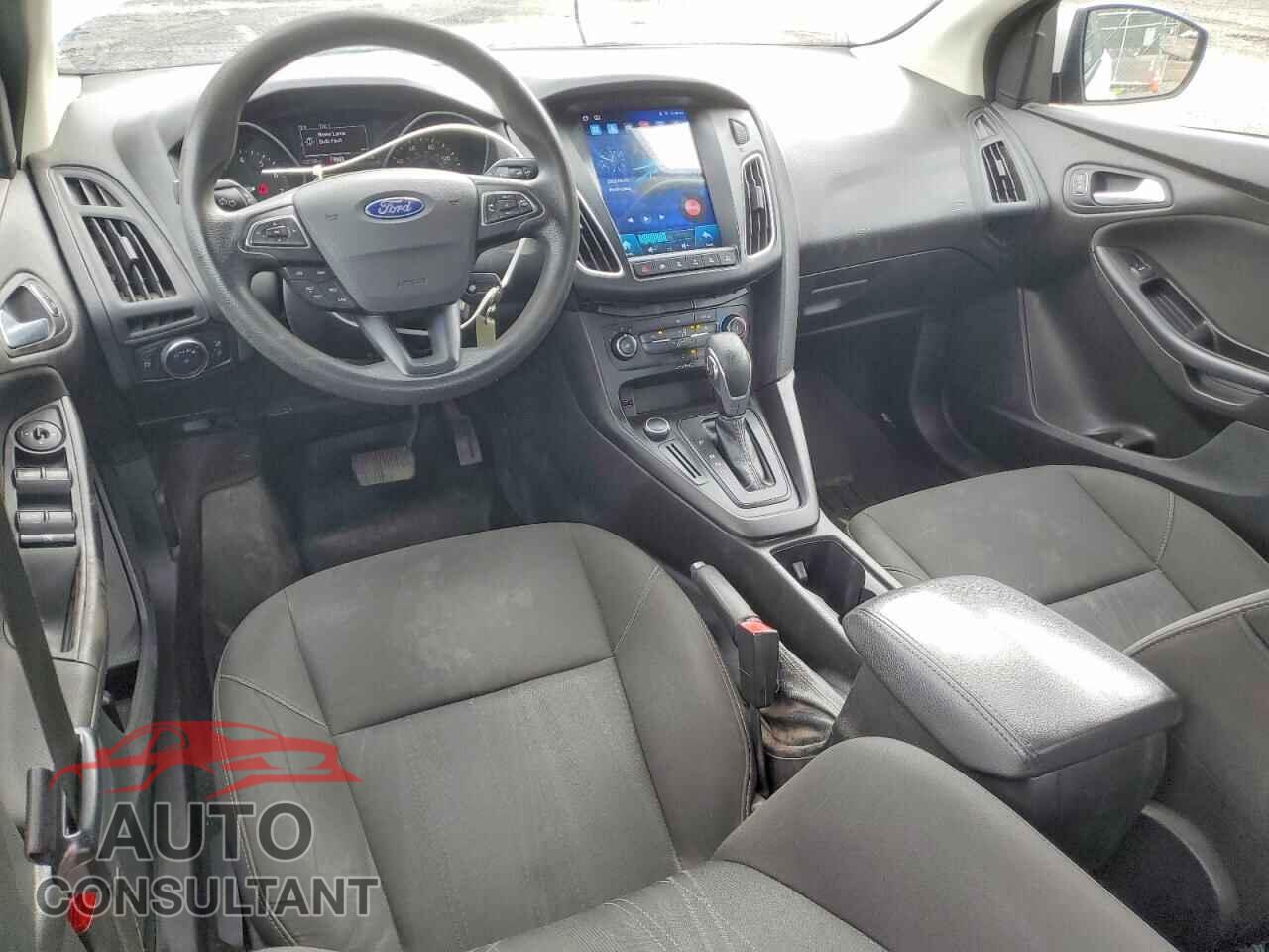 FORD FOCUS 2017 - 1FADP3F29HL242681