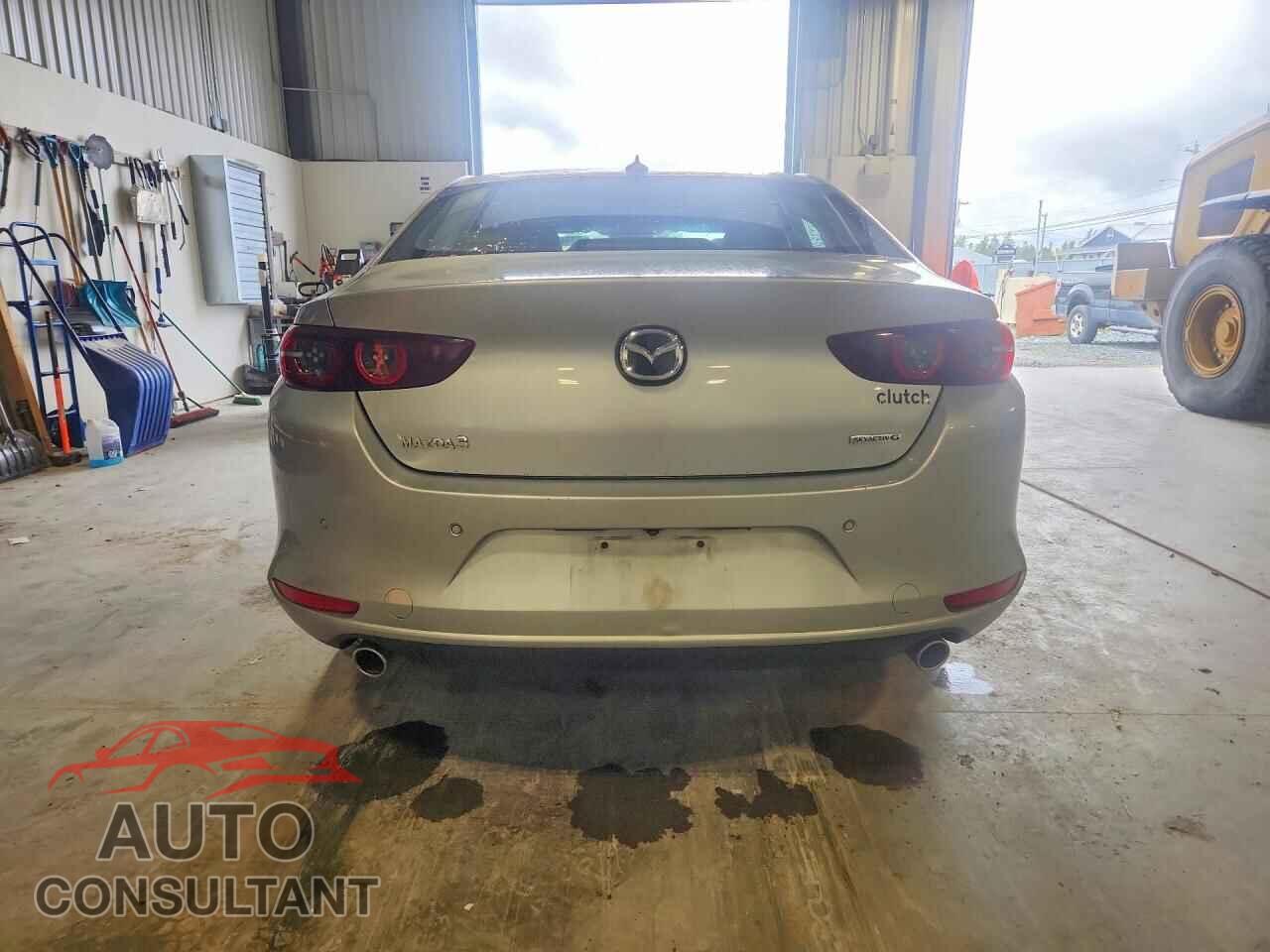 MAZDA 3 2019 - 3MZBPADM4KM104589