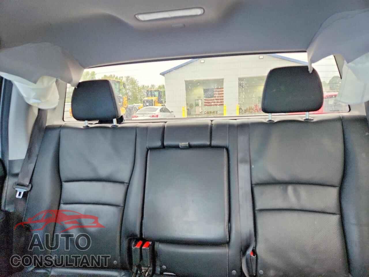 HONDA RIDGELINE 2017 - 5FPYK3F55HB014725