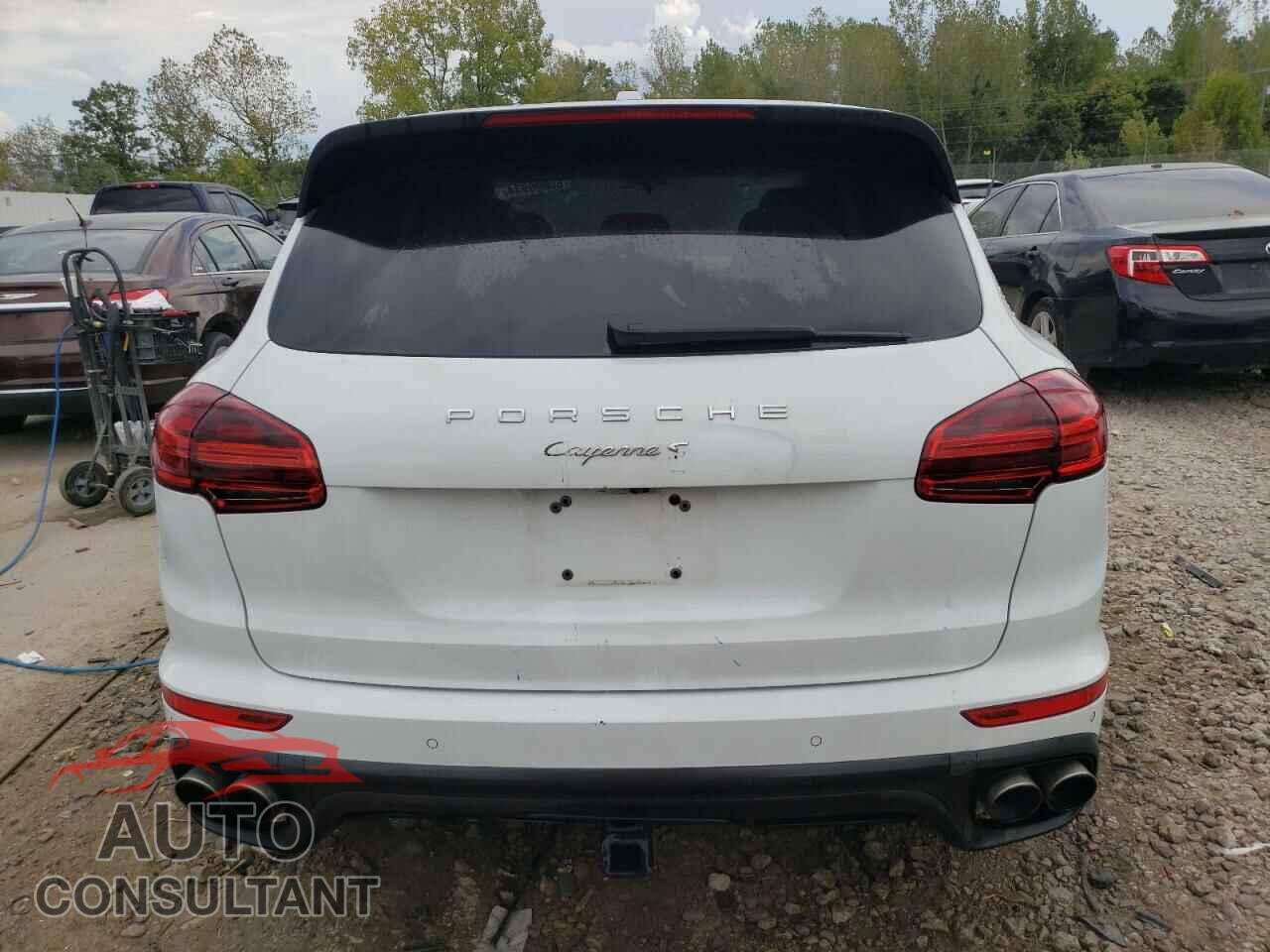 PORSCHE CAYENNE 2016 - WP1AB2A27GLA93990