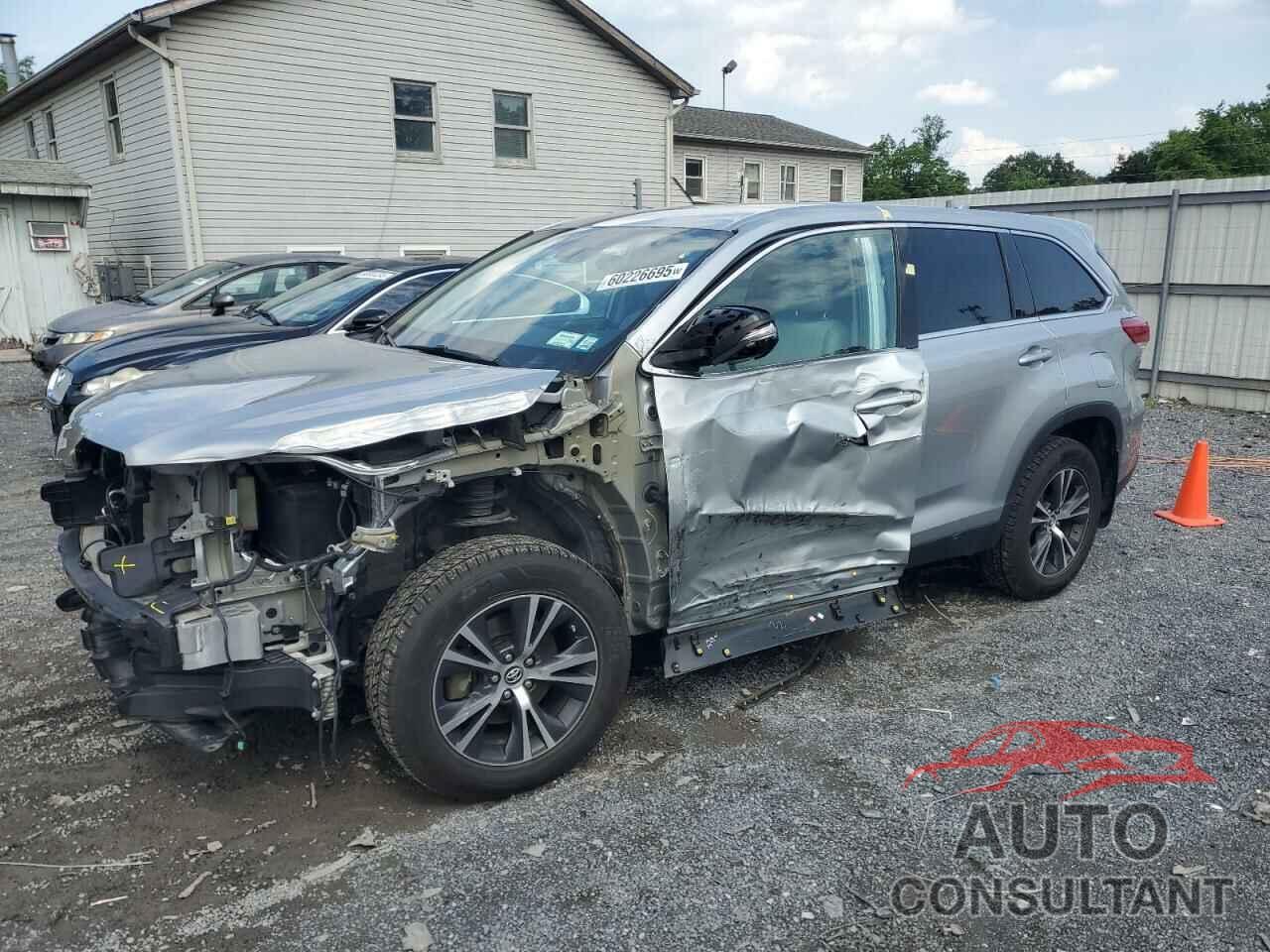 TOYOTA HIGHLANDER 2019 - 5TDBZRFH3KS975866