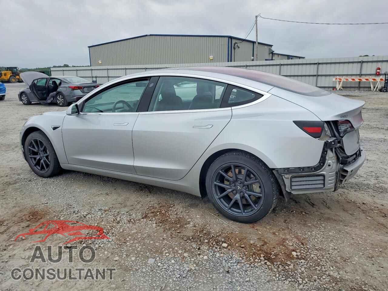 TESLA MODEL 3 2018 - 5YJ3E1EA0JF030639